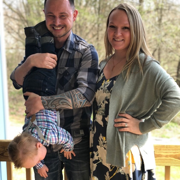 Meet your Posher, Taylor - Picture 3 of 6